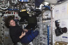 800px-Susan_Helms_works_with_three_laptops_in_the_Destiny_laboratory.jpg