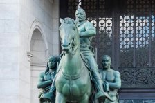 roosevelt_statue_outside_the_american_museum_of_natural_history.jpg