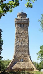 800px-Bismarck_tower_Glauchau_(aka).jpg