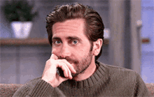 jake-gyllenhaal-wink.gif