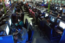 chinese-youth-internet-cafe-addiction.jpg