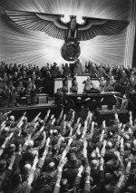 Bundesarchiv_Bild_183-B06275,_Berlin,_Reichstagssitzung,_Rede_Adolf_Hitler.jpg