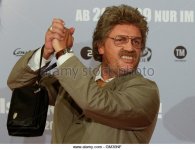 german-comedian-hape-kerkeling-impersonating-horst-schlaemmer-poses-gm30nf.jpg